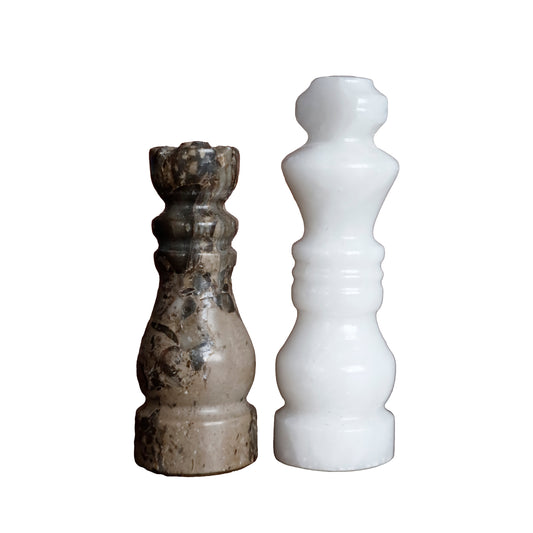 El Yapımı Fosilli Doğal Taş Satranç Takımı – Premium Kalite