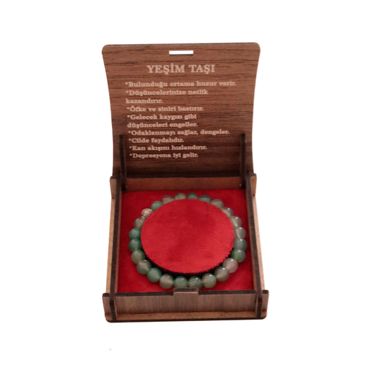 El Yapımı Yeşim Taşı Bileklik ve Kolye Seti – Huzur Dolu Şık Hediye Kutusu